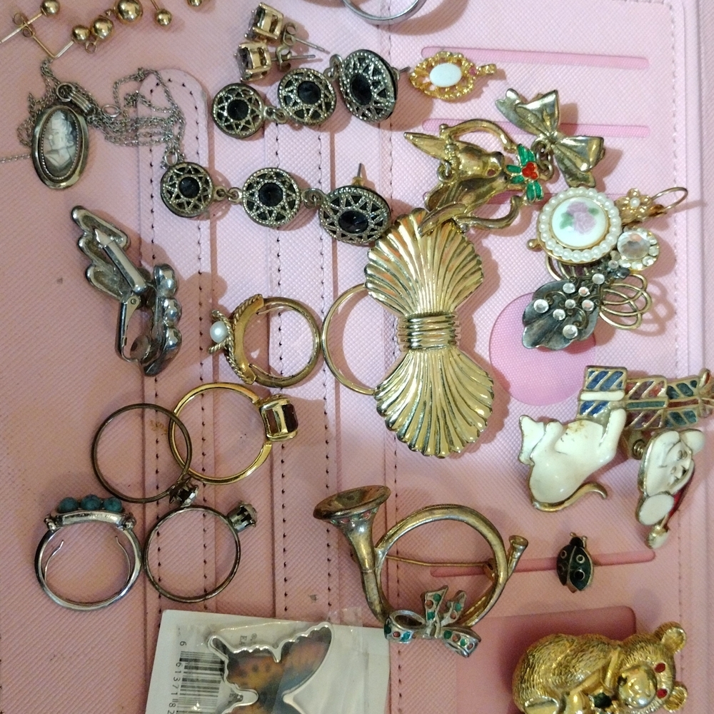 Assorted Lot Of Costume Jewelry For Wearing Or Crafting.